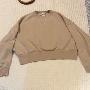 nike sportswear women's essentials fleece cropped crew tan